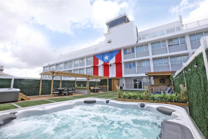 San Juan Airport Hotel Bagian luar foto