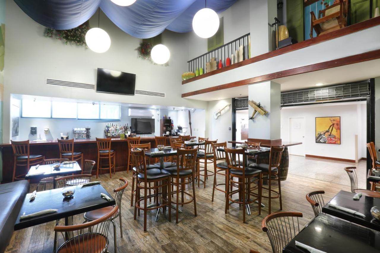 San Juan Airport Hotel Bagian luar foto