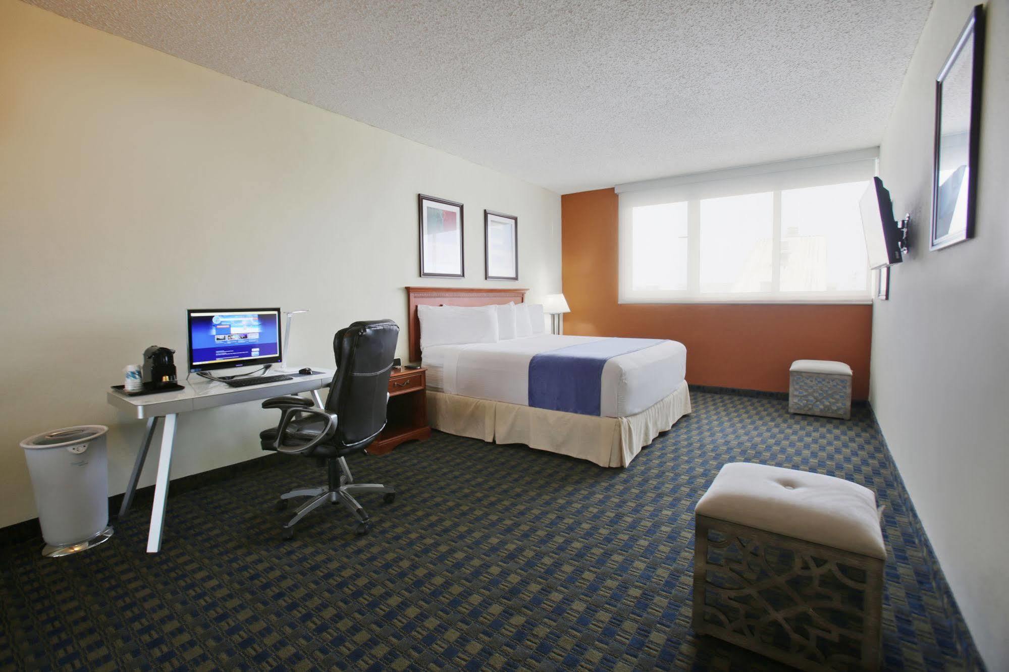 San Juan Airport Hotel Bagian luar foto