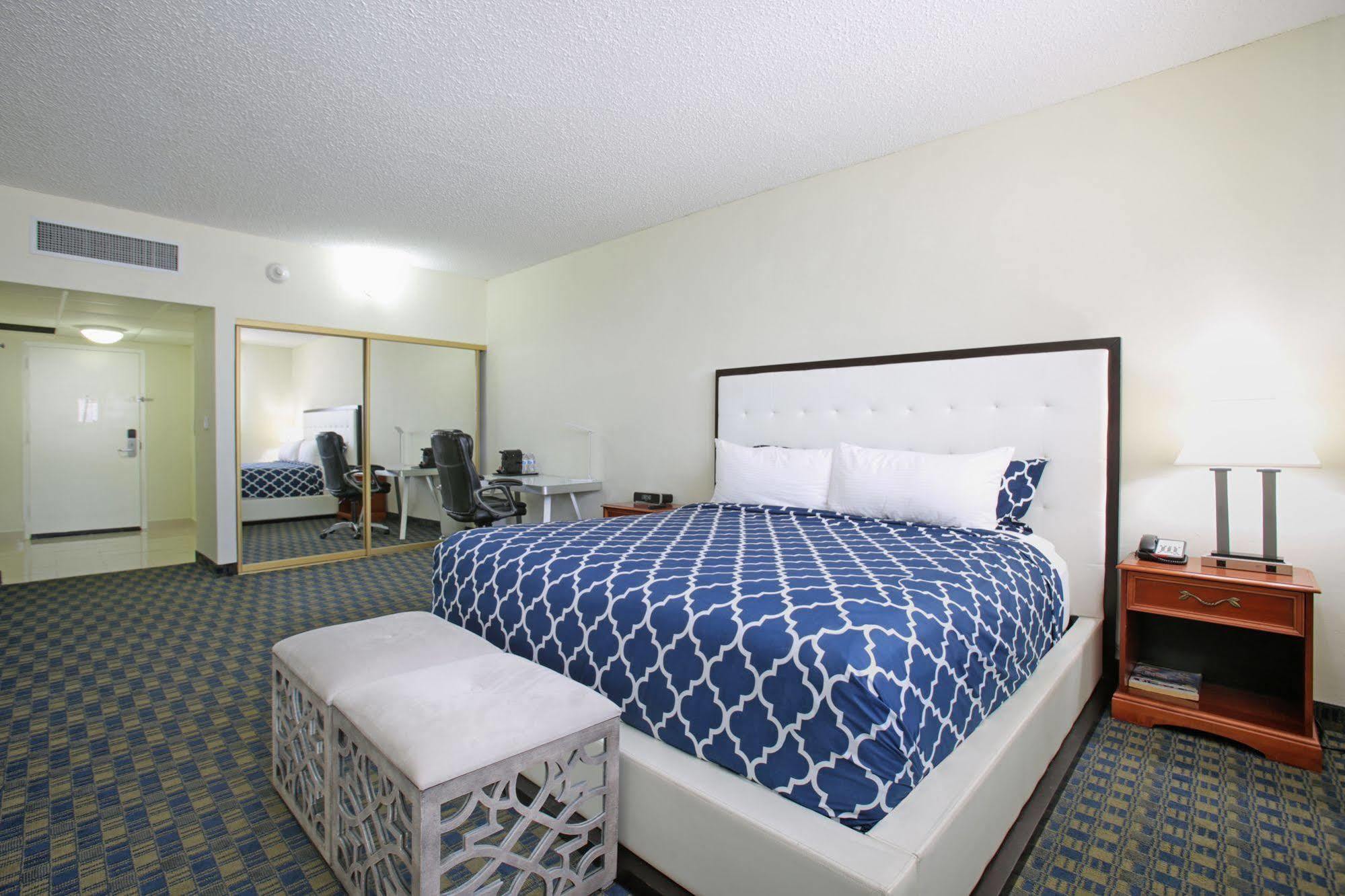 San Juan Airport Hotel Bagian luar foto