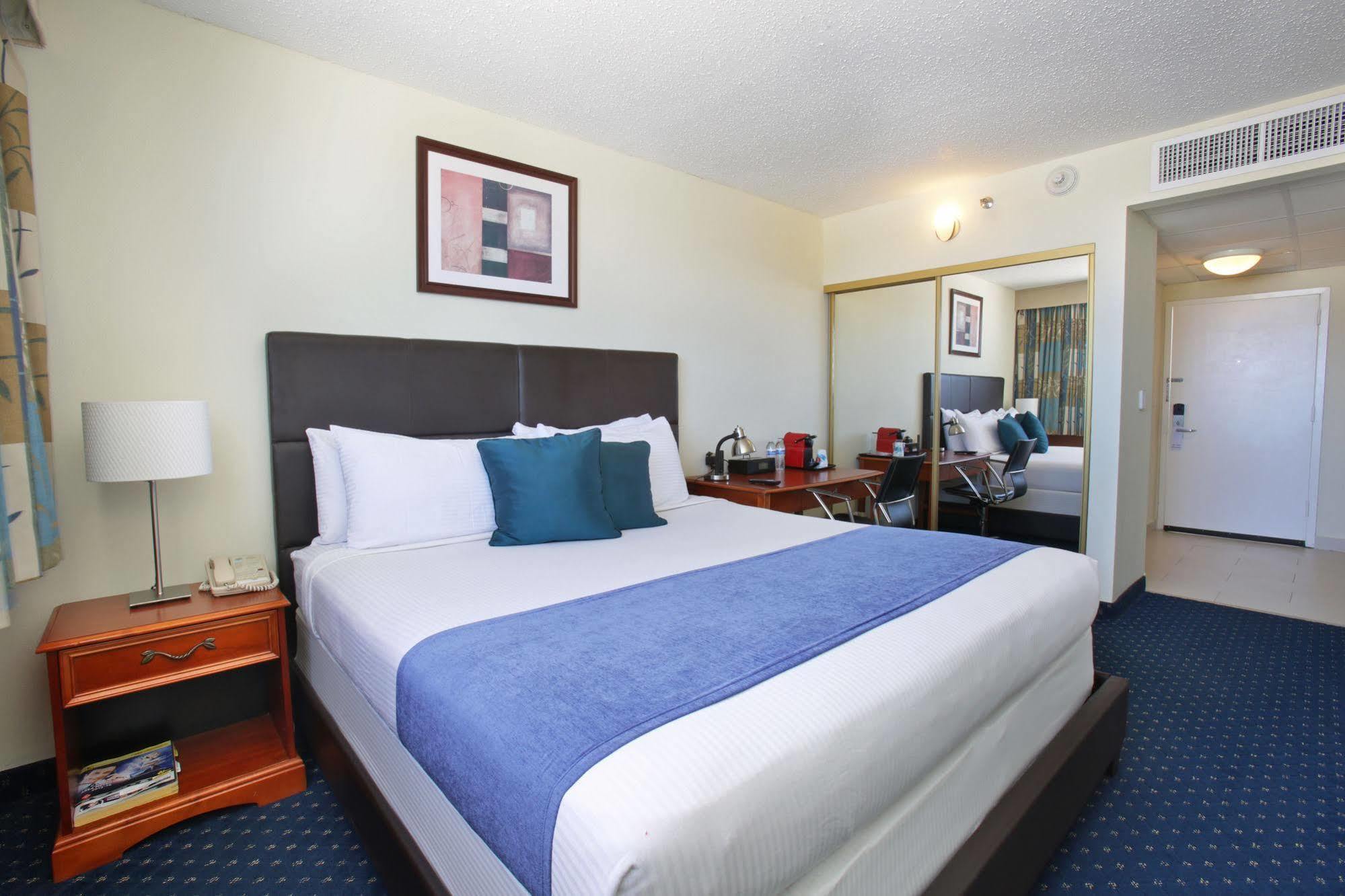 San Juan Airport Hotel Bagian luar foto