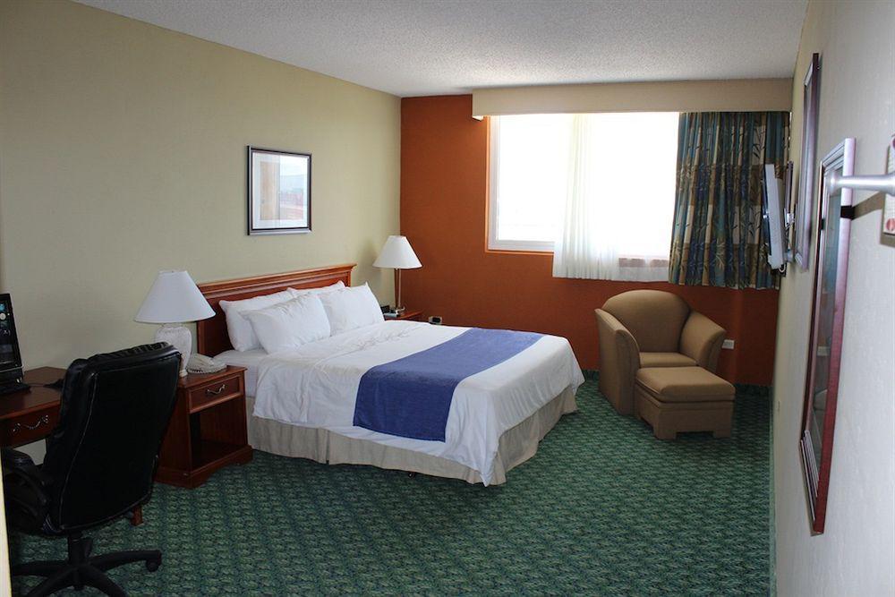San Juan Airport Hotel Bagian luar foto